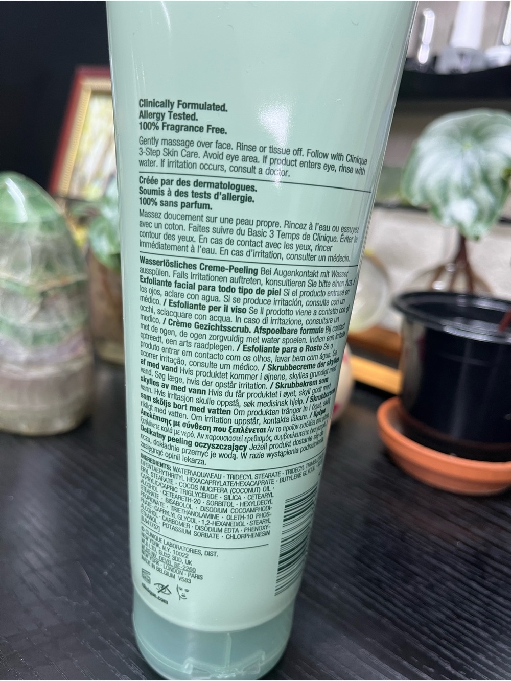 Clinique 7 Day Scrub | Gentle Exfoliating Cleanser - Picture 4 of 5